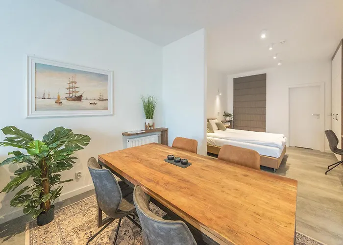 Deluxe On Granary Island With Parking - Granaria I & By Renters