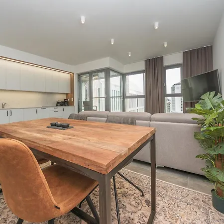 דירה Deluxe On Granary Island With Parking - Granaria I & By Renters