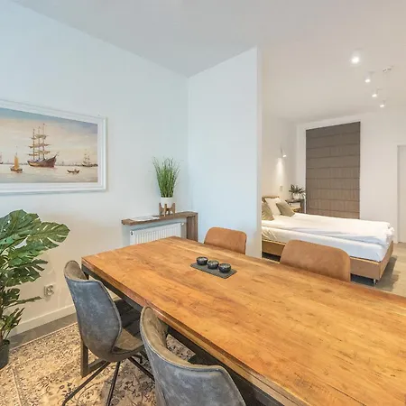 Deluxe On Granary Island With Parking - Granaria I & By Renters